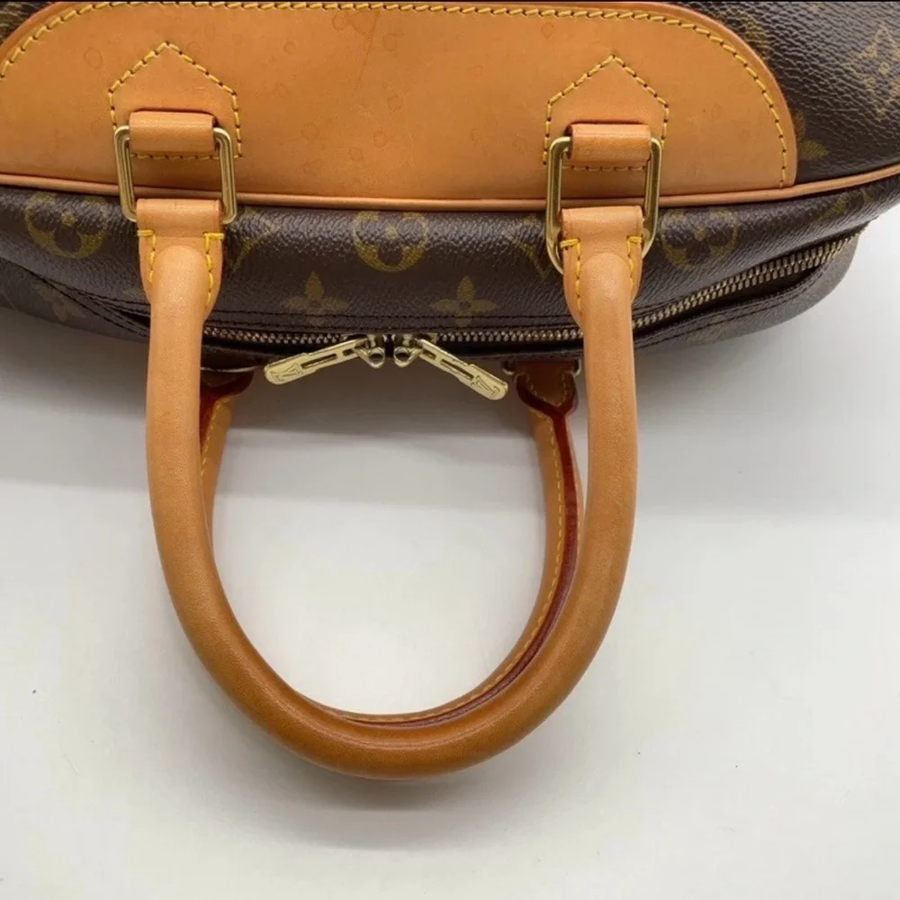 Auth Louis Vuitton Monogram Deauville Handbag W/DBag